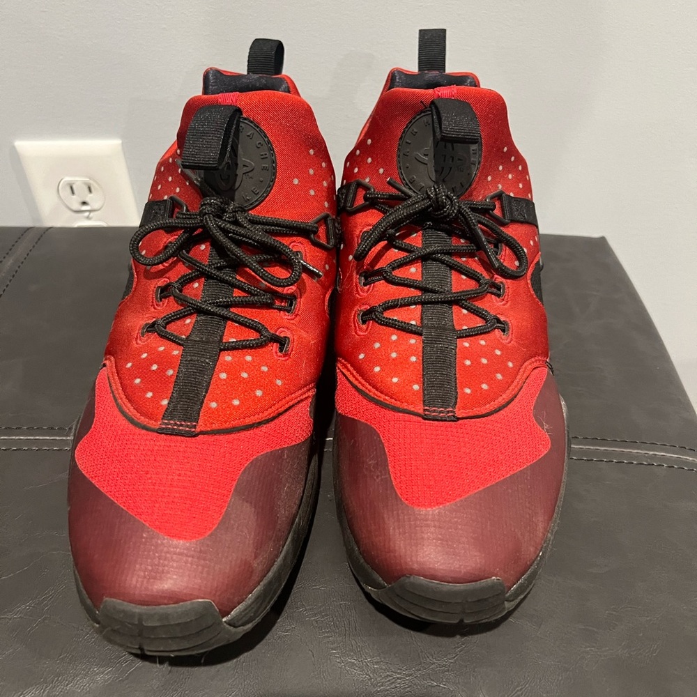 Mens Nike huarache utility size 11